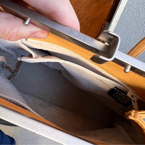 Olbrish Cover B Handmade Leather Triangle Crossbody Camel Bag Made in Germany - Picture 14 of 17